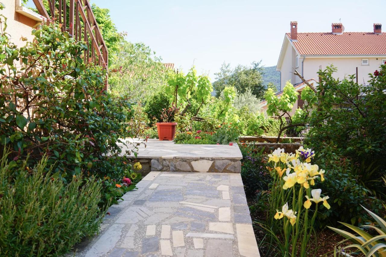 Apartments Sanja Cres Exterior photo